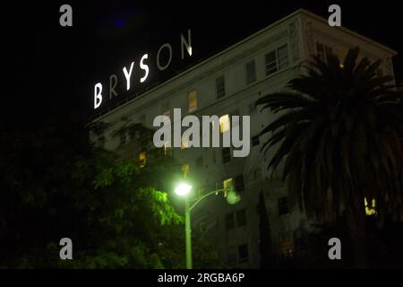 Los Angeles, Kalifornien, USA. 5. September 2015. Das 1913 im Beaux-Arts-Stil erbaute Bryson Apartment Hotel war eines der luxuriösesten Wohngebäude in Los Angeles. (Kreditbild: © Ian L. SITREN/ZUMA Press Wire) NUR REDAKTIONELLE VERWENDUNG! Nicht für den kommerziellen GEBRAUCH! Stockfoto