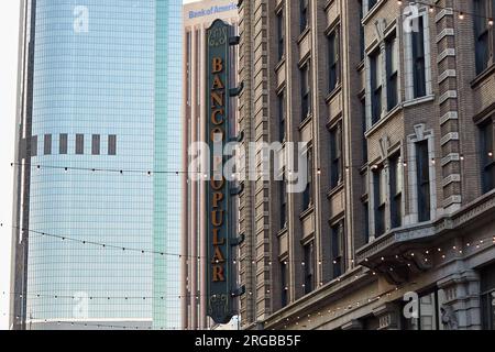 Los Angeles, Kalifornien, USA. 5. September 2015. Das Schild an der Ecke des Gebäudes für Banco Popular entlang der 4. Street im Zentrum von Los Angeles. (Kreditbild: © Ian L. SITREN/ZUMA Press Wire) NUR REDAKTIONELLE VERWENDUNG! Nicht für den kommerziellen GEBRAUCH! Stockfoto