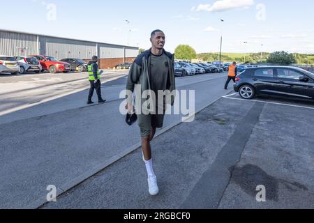 Jon Russell #3 von Barnsley erscheint während des Carabao Cup-Spiels Barnsley vs Tranmere Rovers in Oakwell, Barnsley, Großbritannien, 8. August 2023 (Foto von Mark Cosgrove/News Images) Stockfoto