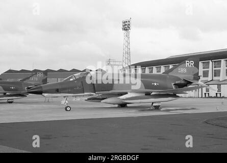 United States Air Force - McDonnell RF-4C-26-MC Phantom 65-0891 (msn 1508, Basiscode RR), vom taktischen Aufklärungsgeschwader 38., taktischer Aufklärungsflügel 26., bei der RAF Leuchars. Stockfoto