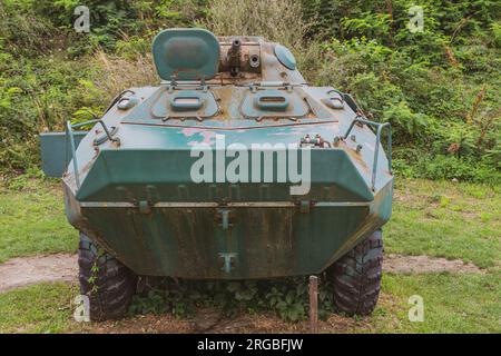 D-944 gepanzerter Personentransporter in der Festung Monostori in Komárom, Ungarn Stockfoto