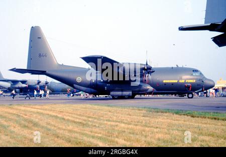 Flygvapnet - Lockheed C-130H Hercules 84004 (msn 382-4881, TP 84) vom 3 TSFE, Middle Wallop am 13. Juli 1986. (Flygvapnet - Schwedische Luftwaffe) Stockfoto