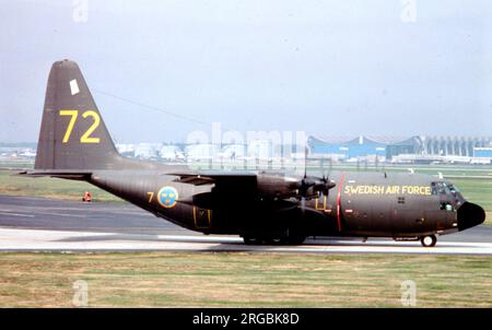 Flygvapnet - Lockheed C-130H Hercules 84002 (msn 382-4332, Modell 382C-8B, TP 84, SE-XBT), 3 TSFE. (Flygvapnet - Schwedische Luftwaffe). Stockfoto