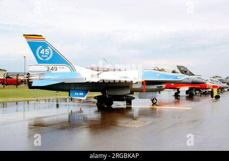 Force Aerienne Belge - General Dynamics F-16A Fighting Falcon FA49 (msn 6H-49), of 349 Smaleen, auf der RAF Upper Heyford Sky Pageant, am 4. Juni 1988. (Force Aerienne Belge - Belgische Luftwaffe). Stockfoto