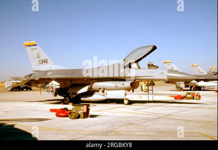 United States Air Force (USAF) - General Dynamics F-16A Block 10 Fighting Falcon 79-0345 (msn 6i-130) der Arizona Air National Guard. Stockfoto