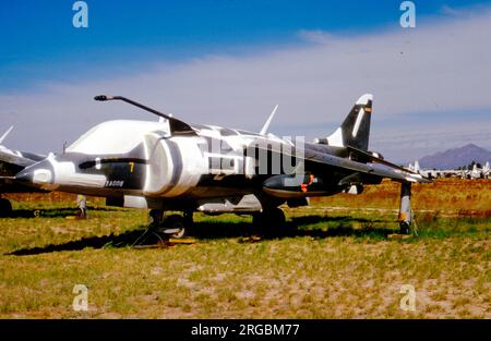 United States Marine Corps - Hawker Siddeley Av-8C Harrier, am Luftwaffenstützpunkt Davis-Monthan zur Lagerung und Entsorgung. Stockfoto