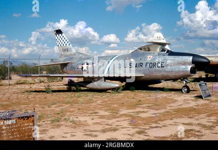 Nordamerikanische F-86L Sabre 53-965 (msn 201-407, Buzz-Nummer 'FU-965'), ausgestellt im Pima Air and Space Museum, Tucson, AZ. Stockfoto