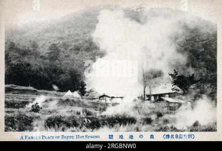 Beppu, Japan. Die Stadt wurde am 1. April 1924 gegründet und ist berühmt für ihre Onsen (heißen Quellen), die als heilig gelten. Beppu ist Japans Onsen-Hauptstadt mit der größten Menge an heißem Wasser der Welt, mit Ausnahme von Yellowstone in den Vereinigten Staaten und der größten Anzahl an heißen Quellen in Japan. Beppu enthält neun große geothermische Hotspots, die manchmal als die „neun Höllen des Beppu“ bezeichnet werden. Stockfoto