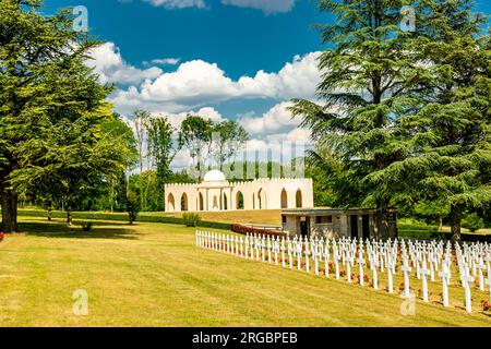 Historische Entdeckungstour durch das Douaumont Ossarium vor den Toren der Stadt Verdun - Grand Est - Frankreich Stockfoto