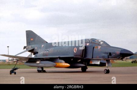 Luftwaffe - McDonnell Douglas RF-4E Phantom II 35+40 (msn 4101), Aufklarung Geschwader 51, auf der RAF Binbrook Air Show am 26. August 1978. Stockfoto