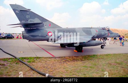 TÃ¼rk Hava Kuvvetleri - McDonnell Douglas RF-4E-45-MC Phantom II 69-7466 (msn 4045), vom 113 Filo, am Luftwaffenstützpunkt Nordholz für eine Flugschau am 18. August 1996. (TÃ¼rk Hava Kuvvetleri - Türkische Luftwaffe) Stockfoto