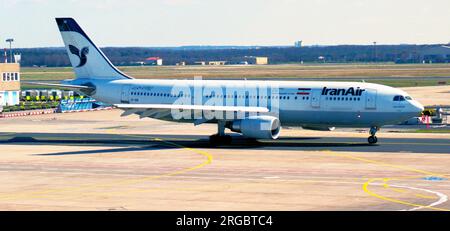 Airbus A300-605R EP-IBB (msn 727) von Iran Air im März 1989. Stockfoto