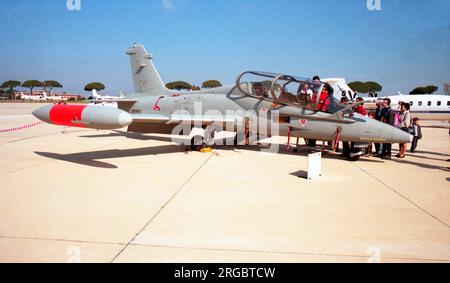 Aeronautica Militare - Aermacchi MB.339CD, am Luftwaffenstützpunkt Pratica-di-Mare am 28. März 1998. (Aeronautica Militare - Italienische Luftwaffe) Stockfoto