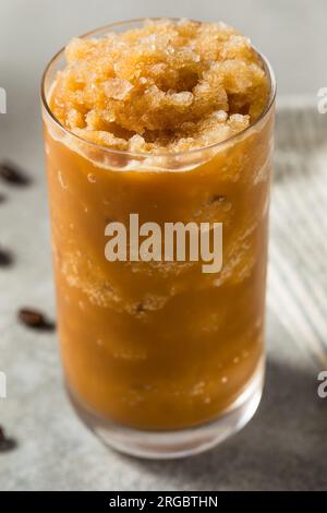 Hausgemachter Sweet Frozen Iced Coffee in a Glass Stockfoto