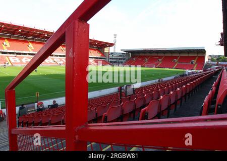 Oakwell Stadium, Barnsley, England - 8. August 2023 Allgemeine Ansicht des Bodens - vor dem Spiel Barnsley gegen Tranmere Rovers, EFL Cup, 2023/24, Oakwell Stadium, Barnsley, England - 8. August 2023 Kredit: Arthur Haigh/WhiteRosePhotos/Alamy Live News Stockfoto