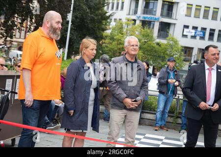 Bernd Kühn 1. Vorsitzender Schachklub Frankenthal, Kirsten Schönherr Chefin Bautzener Wohnungsbaugesellschaft (BWB) , Dietmar Stange vom Tourismusvere Stockfoto