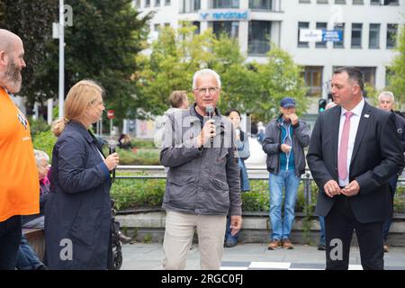 Bernd Kühn 1. Vorsitzender Schachklub Frankenthal, Kirsten Schönherr Chefin Bautzener Wohnungsbaugesellschaft (BWB) , Dietmar Stange vom Tourismusvere Stockfoto