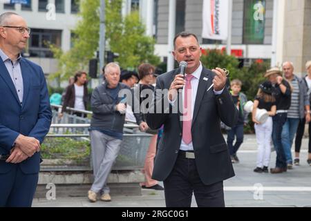 Landrat Udo Witschas bei der Eröffnung der 18. Bautzener Senfwochen und der 2. Bautzener Schachwoche inklusive dem internationalen Wettkampf Bautzener Stockfoto