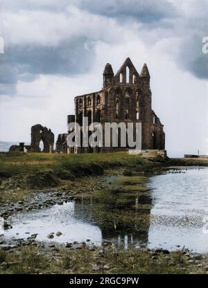 Whitby Abbey, Yorkshire, England. König Edwin hat hier eine kleine Kirche gebaut. 630. St. Hilda gründete 656 ein Kloster. Die heutige Ruine Norman Abbey wurde um 1222 erbaut. Stockfoto