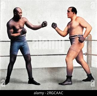 Jack Johnson (1878 - 1946) (links) und James J. Jeffries (1875 - 1953), die Schwergewichtsboxer, die 1910 um die Weltmeisterschaft kämpften. Johnson hat Jeffries in der 15. Runde seines Treffens in Reno, Nevada, am 4. Juli des Jahres k.o. geschlagen. Stockfoto
