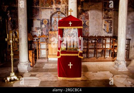 Das Innere der byzantinischen Kirche Pantanassa in Mystras, Griechenland Stockfoto