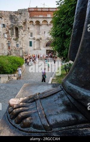 grgur ninski, gregory von nin, Statue, Fuß, viel Glück, grad Split Sehenswürdigkeiten der Altstadt. Stockfoto