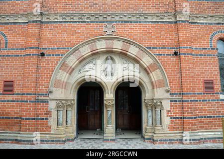 Eintritt zur katholischen Kirche Saint Marys in Belfast Stockfoto