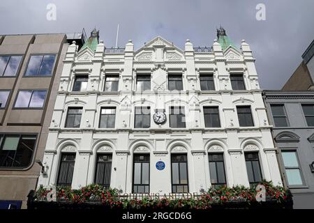 Queens Arcade-Geschäfte in Belfast Stockfoto