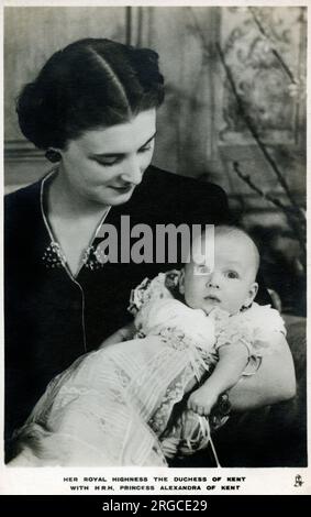 Eine kleine Prinzessin Alexandra, die ehrenwerte Lady Ogilvy (Alexandra Helen Elizabeth Olga Christabel) (1936-), die Tochter von Prinz George, Herzog von Kent und Prinzessin Marina von Griechenland und Dänemark (im Bild mit ihrer Tochter). Stockfoto