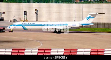 McDonnell Douglas MD-81 OH-LPD (msn 49710, Liniennummer 1547) von Finnair am Flughafen Gatwick im September 1997. Stockfoto