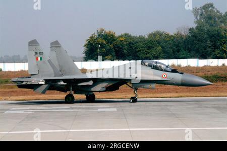 Indische Luftwaffe - Sukhoi Su-30MKI SB323 von Geschwader Nr.102 "Trisonics". Stockfoto