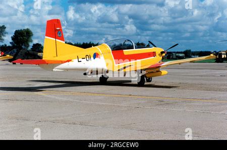 Koninklijke Luchtmacht - Pilatus PC-7 Turbo Trainer L-01 (msn 538) von EMVO, RAF Fairford am 24. Juli 1993. (Koninklijke Luchtmacht - Royal Netherlands Air Force). Stockfoto