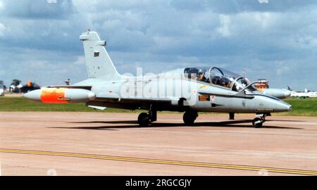 Aeronautica Militare - Aermacchi MB-339CD MM55079 (msn 6948-215-CD018), 212 Gruppo, auf der RAF Fairford für die Royal International Air Tattoo am 15. Juli 2004. (Aeronautica Militare - Italienische Luftwaffe) Stockfoto