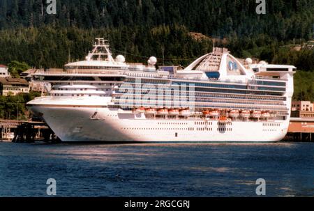 Star Princess, ein Kreuzfahrtschiff der Großen Klasse, im Hafen von Anchorage, Alaska. Stockfoto