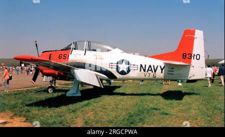 Nordamerikanischer T-28B Trojan N393W / 138310 (MSN 200-381), am 28. Juni 1992, nach der Ausfuhr nach Frankreich. Stockfoto