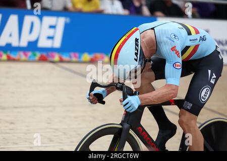 Glasgow, Großbritannien. 08. Aug. 2023. Belgischer Fahrer in Aktion während des Men Elite Madison Staffelrennen bei der UCI World Championships Cycling in Glasgow, Schottland, Dienstag, den 08. August 2023. UCI organisiert die Welten mit allen Disziplinen des Radfahrens, des Straßenrades, des Indoor-Radfahrens, des Mountainbikes, des BMX-Rennens, Para-Cycling und Indoor-Para-Cycling in Glasgow vom 03. bis 13. August. BELGA FOTO DAVID PINTENS Kredit: Belga News Agency/Alamy Live News Stockfoto