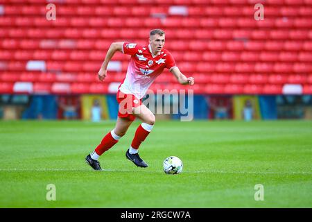 Oakwell Stadium, Barnsley, England - 8. August 2023 Jack Shepherd (41) of Barnsley - während des Spiels Barnsley gegen Tranmere Rovers, EFL Cup, 2023/24, Oakwell Stadium, Barnsley, England - 8. August 2023 Kredit: Arthur Haigh/WhiteRosePhotos/Alamy Live News Stockfoto