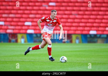 Oakwell Stadium, Barnsley, England - 8. August 2023 Jack Shepherd (41) of Barnsley - während des Spiels Barnsley gegen Tranmere Rovers, EFL Cup, 2023/24, Oakwell Stadium, Barnsley, England - 8. August 2023 Kredit: Arthur Haigh/WhiteRosePhotos/Alamy Live News Stockfoto