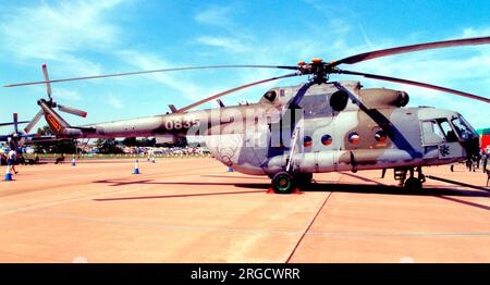 Vzdusne sily ACR - Mil Mi-17 0835 (msn 108M35), auf der Royal International Air Tattoo - RAF Fairford, 14. Juli 2006. (Vzdusne sily ACR - Tschechische Luftwaffe). Stockfoto