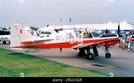 Forzi Armati ta' Malta - Scottish Aviation Bulldog T.1 AS0022 (msn BH.120/358, ex XX709), bei der RAF Cottesmore für die Royal International Air Tattoo am 29. Juli 2000. (Forzi Armati ta' Malta – Armee von Malta Air Wing) Stockfoto