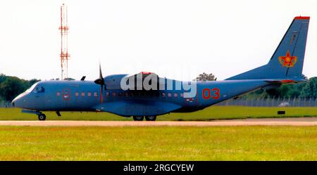 Kasachstan Air Defence Force - CASA C-295M 03 RED (msn S-119), RAF Mildenhall am 14. Juli 2016. Stockfoto