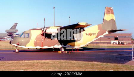 Fuerza Aerea Espanola - CASA C-212-100 T.12B-65 - 74-90 (msn AB1-4-127), von Ala 37. (Fuerza Aerea Espanola - Spanische Luftwaffe). Stockfoto