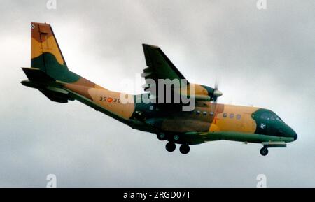 Fuerza Aerea Espanola - CASA CN-235-100m T-19B-12 (msn 10-C050, '35-30'), auf der Royal International Air Tattoo 1996, bei der RAF Fairford. Stockfoto