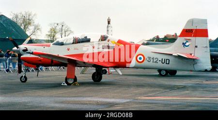 Armee de l'Air - Embraer EMB-312 Tucano 485 - 312-UD (msn 312-485), vom DV05,312. (Armee de l'Air - Französische Luftwaffe) Stockfoto