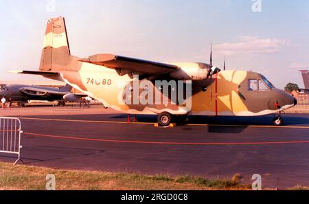 Fuerza Aerea Espanola - CASA C-212-100 Aviocar T.12B-65 - 74-80 (msn ABI-4-127), auf der Mildenhall Air Fete am 27. Mai 1989 (Fuerza Aerea Espanola - Spanische Luftwaffe). Stockfoto