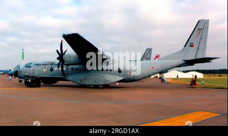 Forca Aerea Portuguesa - CASA C-295MPA 16710 (msn S-063) vom Esq 502, auf der RAF Fairford für die Royal International Air Tattoo am 20. Juli 2013. (Forca Aerea Portuguesa - Portugiesische Luftwaffe) Stockfoto