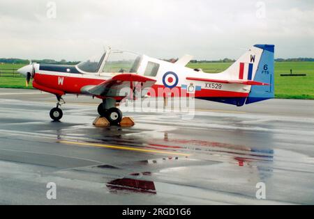 Royal Air Force - Scottish Aviation Bulldog T.1 XX529 / 'W' (msn BH120/215), auf einer RAF Waddington PhotoCall am 22. Oktober 1994 Stockfoto