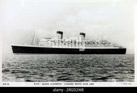 RMS Queen Elizabeth von Cunard White Star Line. Mit Queen Mary bot sie wöchentliche Luxuslinerdienste zwischen Southampton im Vereinigten Königreich und New York City in den Vereinigten Staaten über Cherbourg in Frankreich an. Sie trat im Februar 1940 als Truppenschiff im Zweiten Weltkrieg in den Dienst, und erst im Oktober 1946 diente sie in ihrer beabsichtigten Rolle als Seeschiff. Stockfoto