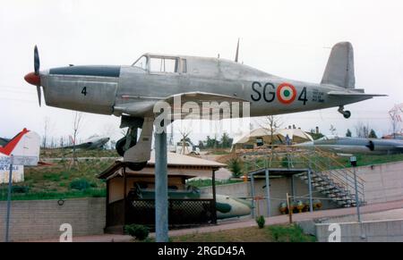 Fiat G.46 MM52805 (msn 69), ausgestellt im Museo dell'aviazione di Rimini, im März 1998. Stockfoto