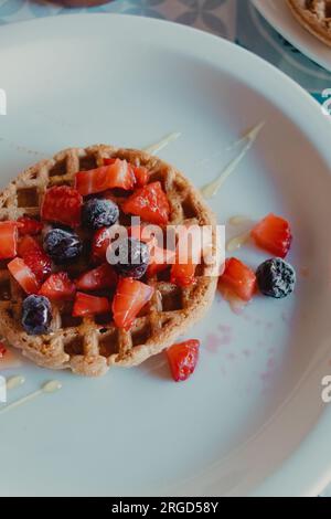 Waffel mit Beeren Stockfoto